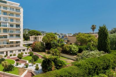 Immaculate 4 bedroom Apartment for sale with panoramic and sea views in La Croisette, Cannes, Provence Alpes Cote d'Azur