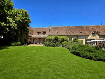 Income Producing 10 bedroom House for sale with countryside view in Bergerac, Nouvelle Aquitaine
