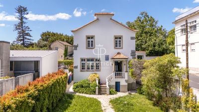 Authentic 3 bedroom House for sale with sea view in Oeiras, Central Portugal