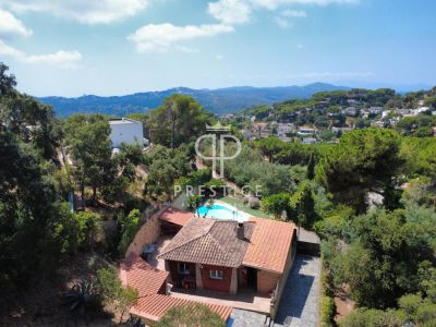 4 bedroom Villa for sale with Income Potential in Vidreres, Catalonia