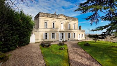 Character 7 bedroom Chateau for sale with panoramic and countryside views near Saint Emilion, Nouvelle Aquitaine