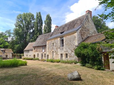 Character 3 bedroom Manor House for sale with countryside view in Langeais, Centre Val de Loire