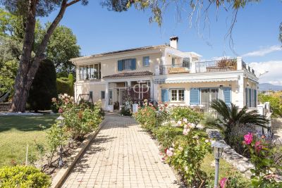 Beautiful 7 bedroom Villa for sale with sea and panoramic views in Saint Paul de Vence, Provence Alpes Cote d'Azur