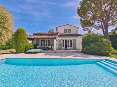 Bright 4 bedroom Villa for sale with panoramic view in Le Rouret, Provence Alpes Cote d'Azur