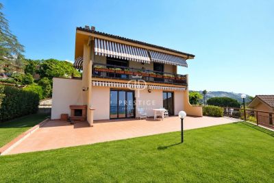 Inviting 2 bedroom Apartment for sale with sea and panoramic views in Ospedaletti, Liguria
