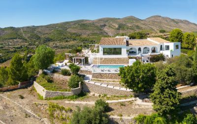 Immaculate 5 bedroom Villa with countryside and panoramic views in Benissa Pueblo, Calpe, Valencia