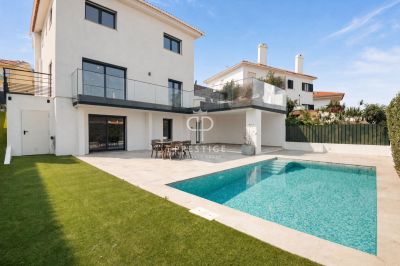 Immaculate 3 bedroom House for sale with countryside and panoramic views in Caxias, Oeiras, Central Portugal