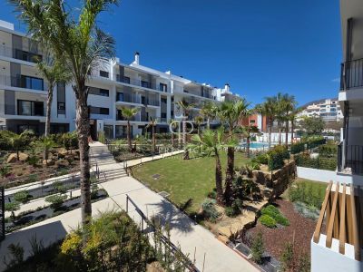 Immaculate 3 bedroom Apartment for sale in Estepona, Andalucia