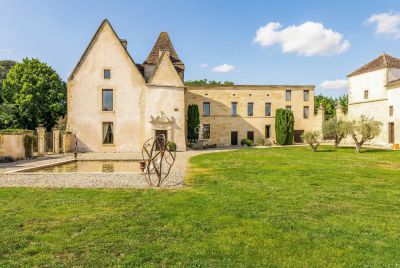 Authentic 11 bedroom Chateau for sale with countryside view in Bordeaux, Nouvelle Aquitaine