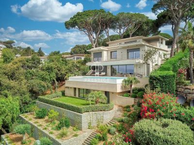 Immaculate 5 bedroom House for sale with panoramic and sea views in Sainte Maxime, Provence Alpes Cote d'Azur