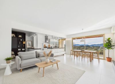Renovated 2 bedroom Apartment for sale with sea view in Le Cannet, Cannes, Provence Alpes Cote d'Azur