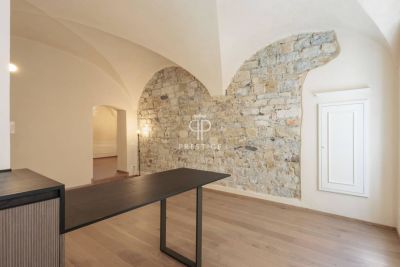 Renovated 2 bedroom Apartment for sale in Santo Stefano al Mare, Liguria