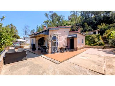3 bedroom Villa for sale with panoramic and countryside views with Income Potential in Vidreres, Catalonia