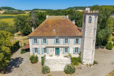 Authentic 6 bedroom Chateau for sale with countryside view in Montcuq, Occitanie