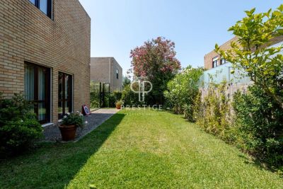 Spacious 4 bedroom Villa for sale with countryside view in Leca da Palmeira, Northern Portugal