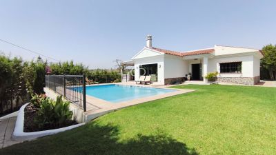 Stylish 4 bedroom House for sale with countryside view in Alhaurin de la Torre, Andalucia