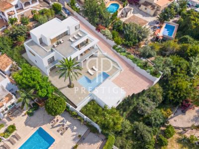 Immaculate 4 bedroom Villa for sale with sea view in Andrago, Moraira, Valencia