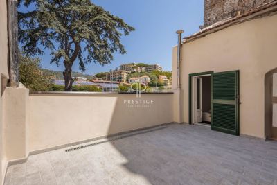 Renovated 2 bedroom Apartment for sale in Santo Stefano al Mare, Liguria