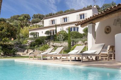 Beautiful 5 bedroom Provencal Villa for sale with panoramic view in Vence, Provence Alpes Cote d'Azur