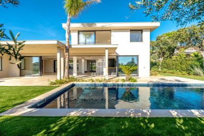 Luxury 5 bedroom Villa for sale with sea and panoramic views in Sainte Maxime, Provence Alpes Cote d'Azur