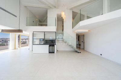 Spacious 4 bedroom Penthouse Apartment for sale with  Panoramic sea views in Californie, Cannes, Provence Alpes Cote d'Azur