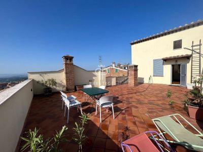 Spacious 3 bedroom Apartment for sale with countryside and panoramic views in Perugia, Umbria