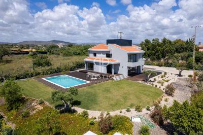 Spacious 5 bedroom Villa for sale in Alte, Algarve