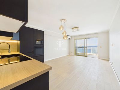 Frontline 2 bedroom Apartment for sale with sea view in Cagnes sur Mer, Provence Alpes Cote d'Azur