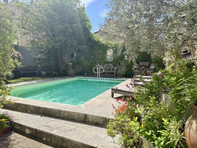 Spacious 8 bedroom House for sale in Pepieux, Occitanie