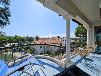 Renovated 1 bedroom Apartment for sale with panoramic view in Bordighera, Liguria