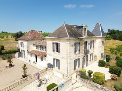 8 bedroom Former Wine Estate for sale with countryside views with Income Potential in Bergerac, Nouvelle Aquitaine