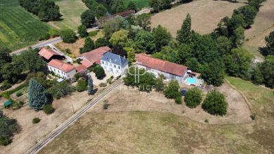 Character 9 bedroom Manor House for sale with Income Potential  in Aubeterre sur Dronne, Nouvelle Aquitaine