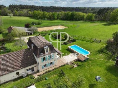 Spacious 5 bedroom House for sale with countryside view in Bergerac, Nouvelle Aquitaine