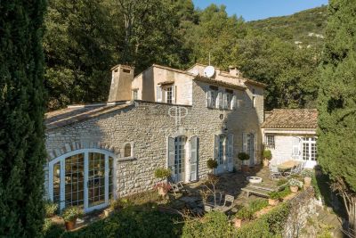 Unique 9 bedroom House for sale with panoramic and sea views in Tourrettes sur Loup, Provence Alpes Cote d'Azur