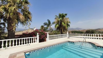 Beautiful 3 bedroom Villa for sale with countryside and panoramic views in Coin, Andalucia