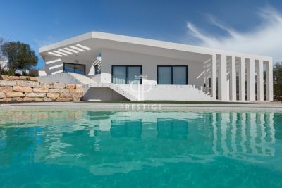 Immaculate 4 bedroom Villa for sale with panoramic and sea views in Boliqueime, Algarve