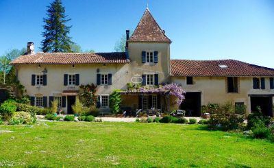 Beautiful 6 bedroom House for sale with countryside view in Roussines, Nouvelle Aquitaine