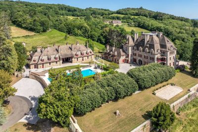 Wow factor 38 bedroom Chateau for sale with panoramic and countryside views in Beaulieu sur Dordogne, Nouvelle Aquitaine