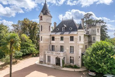 Authentic 9 bedroom Chateau for sale with countryside view in Brantome, Nouvelle Aquitaine