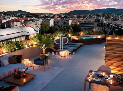Immaculate 4 bedroom Apartment for sale with panoramic view in Nice, Provence Alpes Cote d'Azur