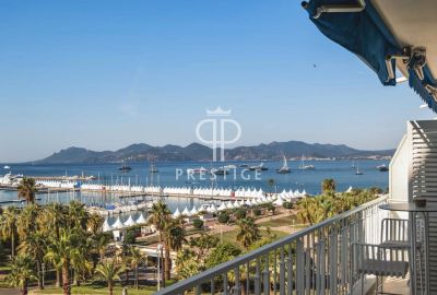 Immaculate 3 bedroom Apartment for sale with sea and panoramic views in La Croisette, Cannes, Provence Alpes Cote d'Azur