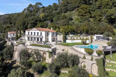 Spacious 4 bedroom Villa for sale with sea and panoramic views in Grasse, Provence Alpes Cote d'Azur