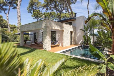 Stylish 3 bedroom Villa for sale in Cap d'Antibes, Provence Alpes Cote d'Azur