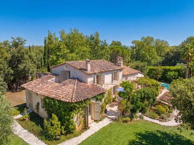 Stunning 4 bedroom Farmhouse for sale with countryside view in Valbonne, Provence Alpes Cote d'Azur