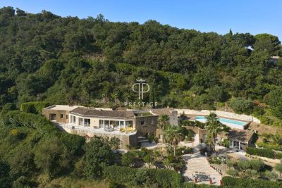 Unique 5 bedroom House for sale with panoramic and sea views in Gassin, Provence Alpes Cote d'Azur
