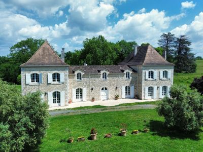 Authentic 9 bedroom Chateau for sale with countryside view in Eynesse, Nouvelle Aquitaine