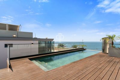 Immaculate 4 bedroom Apartment for sale with sea view in Sao Pedro Do Estoril, Estoril, Central Portugal