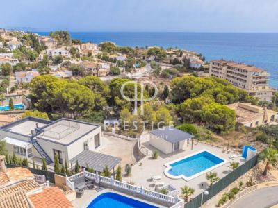 5 bedroom Villa for sale with sea view with Income Potential in Venta Lanuza, El Campello, Valencia
