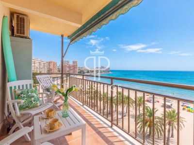 Beachfront 2 bedroom Apartment for sale with sea view in El Campello, Valencia