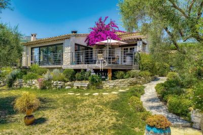 Luxury 4 bedroom Villa for sale with panoramic view in Tourrettes sur Loup, Provence Alpes Cote d'Azur